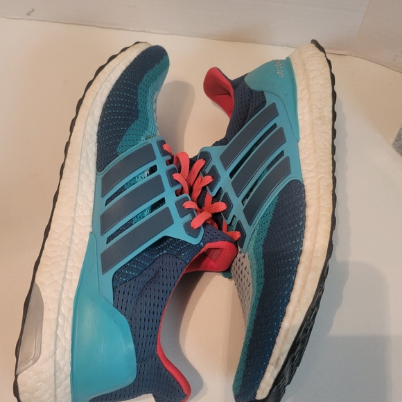 Adidas Ultra Boost AQ4005 - Mineral Green/Red - Picture 6 of 12